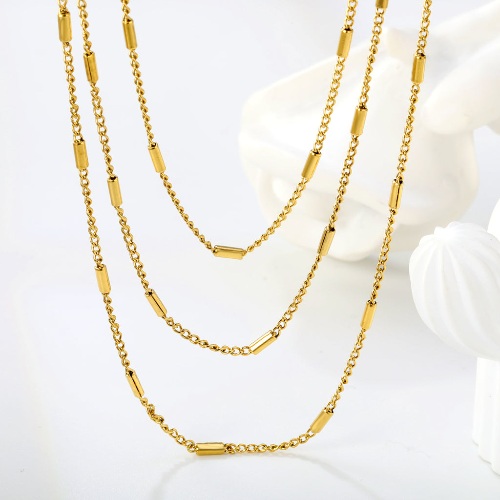 ZANORA - Round Tail Plaque Necklace