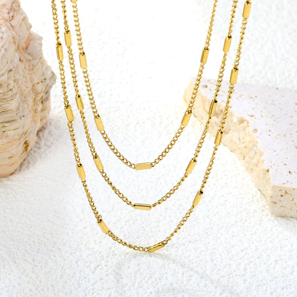 ZANORA - Round Tail Plaque Necklace