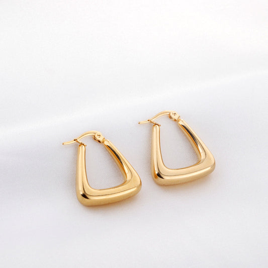 ZANORA - Curved Hoop Earring