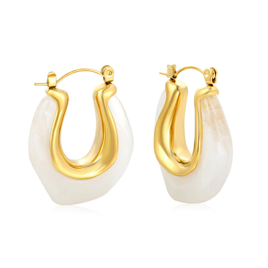 ZANORA  - U-shaped White Curved Pearl Earring