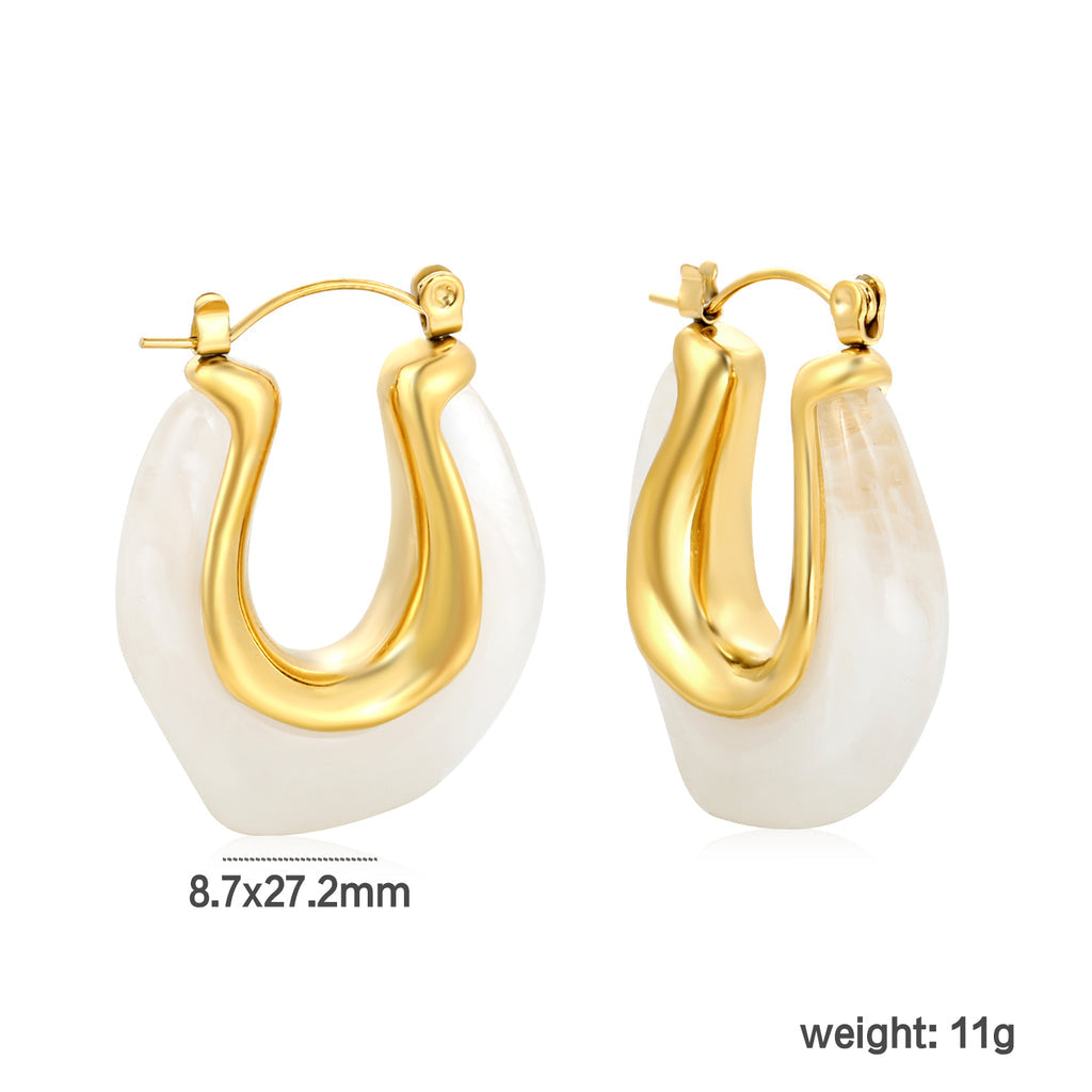 ZANORA  - U-shaped White Curved Pearl Earring