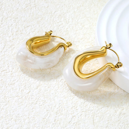 ZANORA  - U-shaped White Curved Pearl Earring