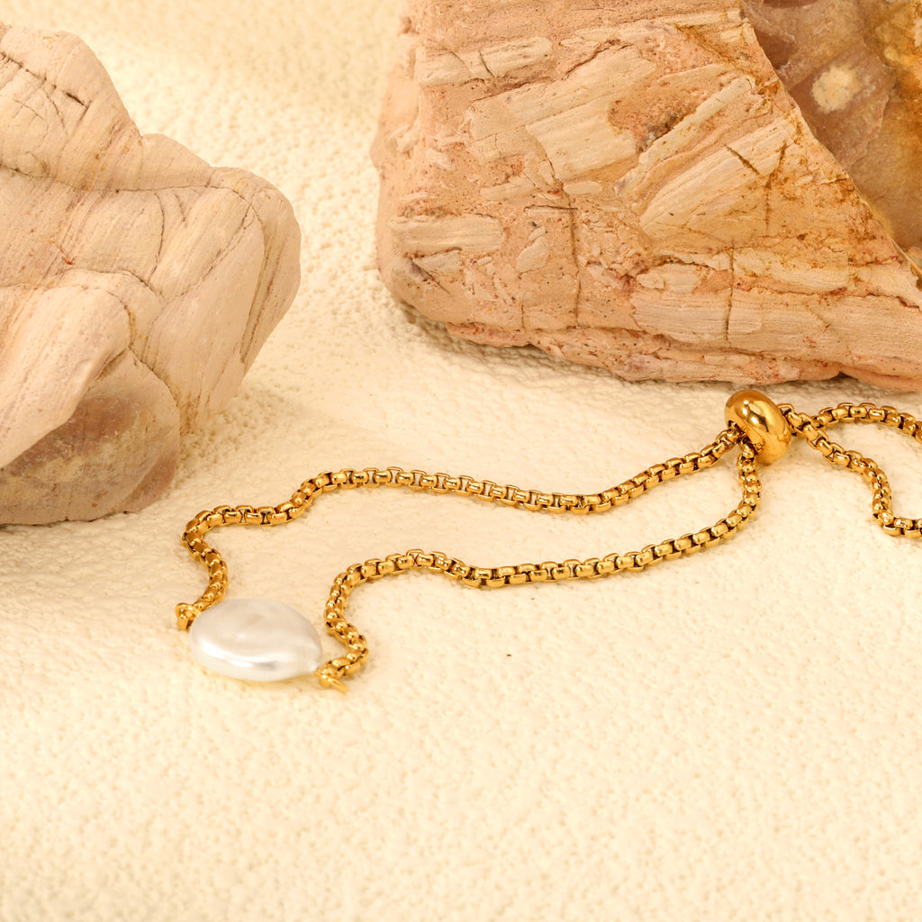 ZANORA  - Round White Pearl Bracelet