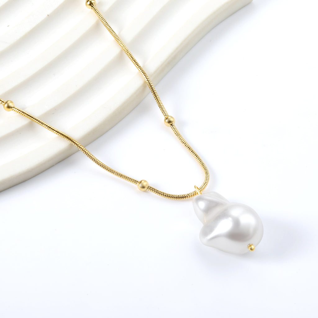 ZANORA - Shaped White Pearl Pendant Necklace