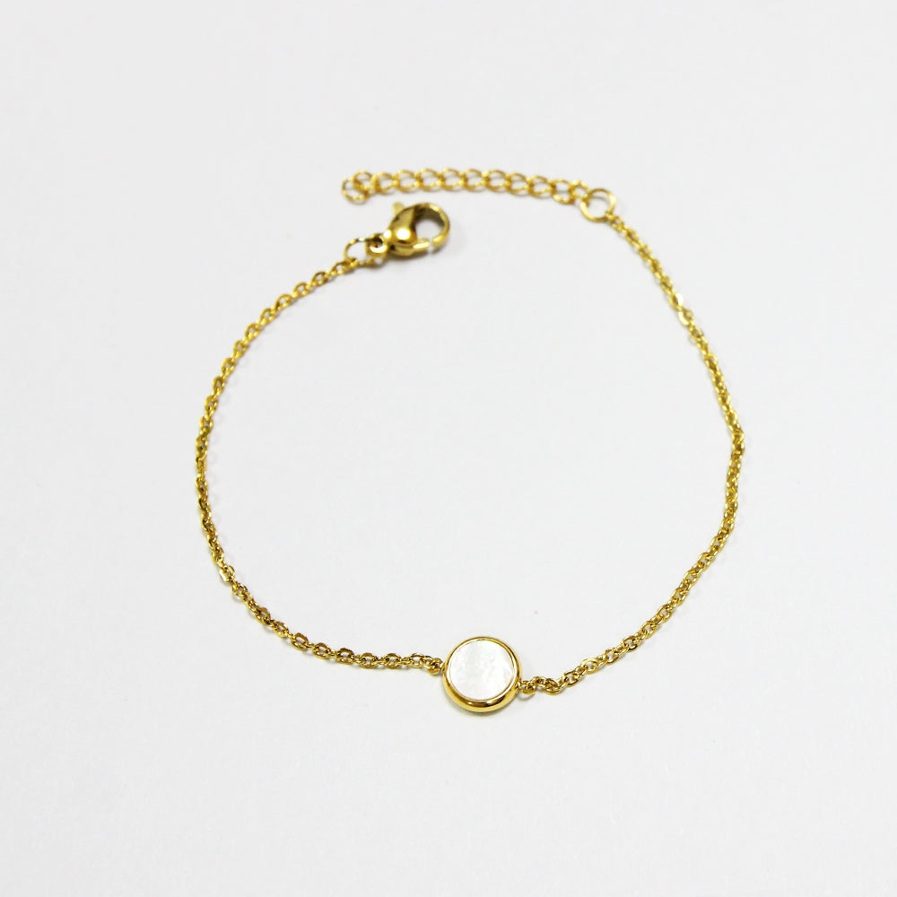 ZANORA - White Shell Bracelet