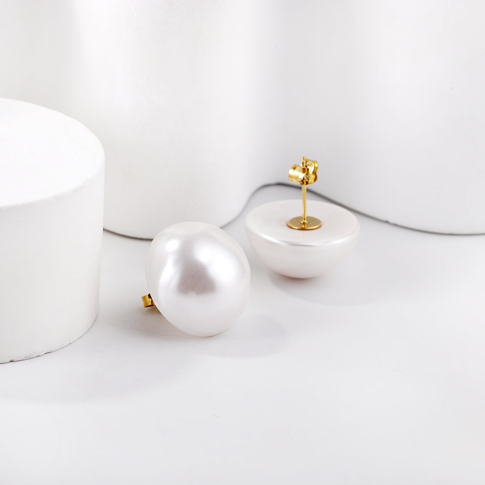 ZANORA  - White Pearl Earring