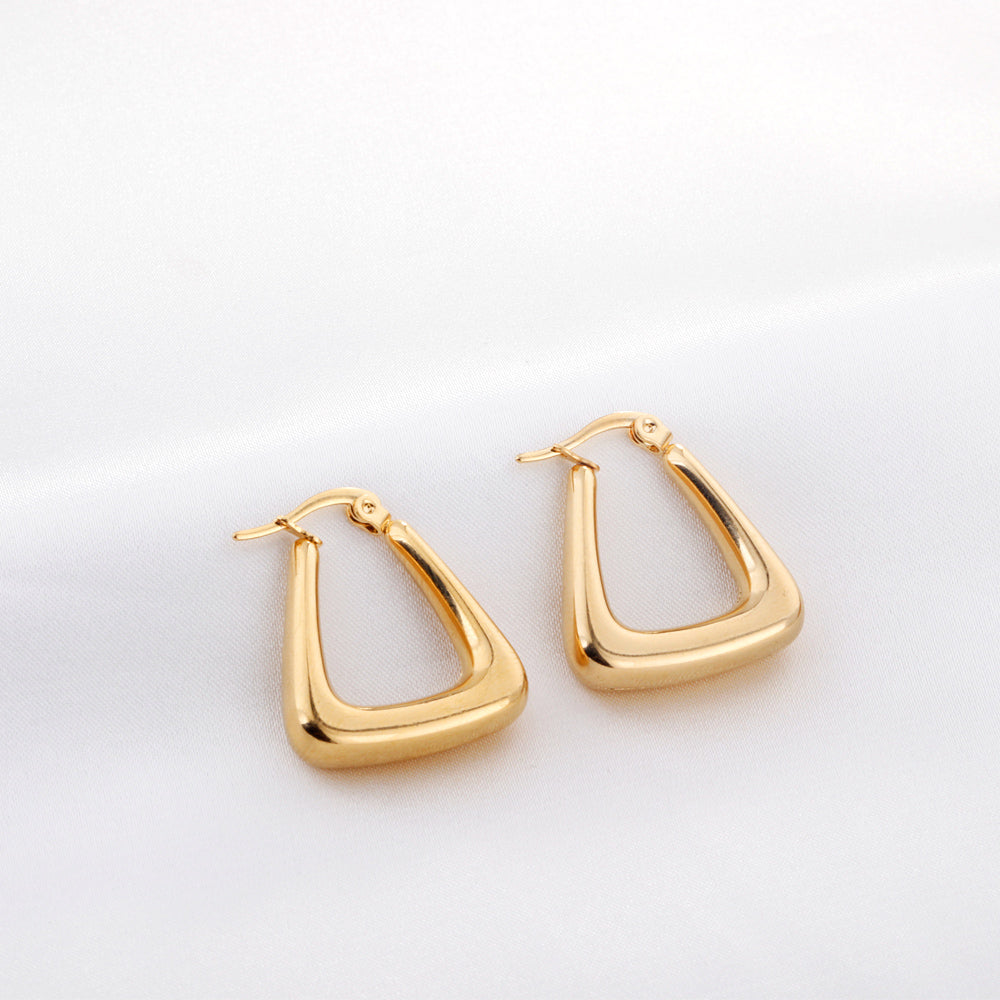 ZANORA - Curved Hoop Earring